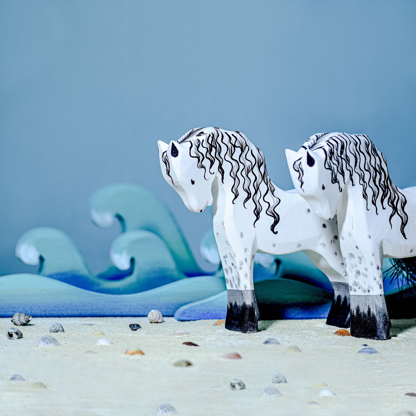 Cheval Blanc ou ENSEMBLE Reine des Neiges, Traîneau et Cheval Blanc