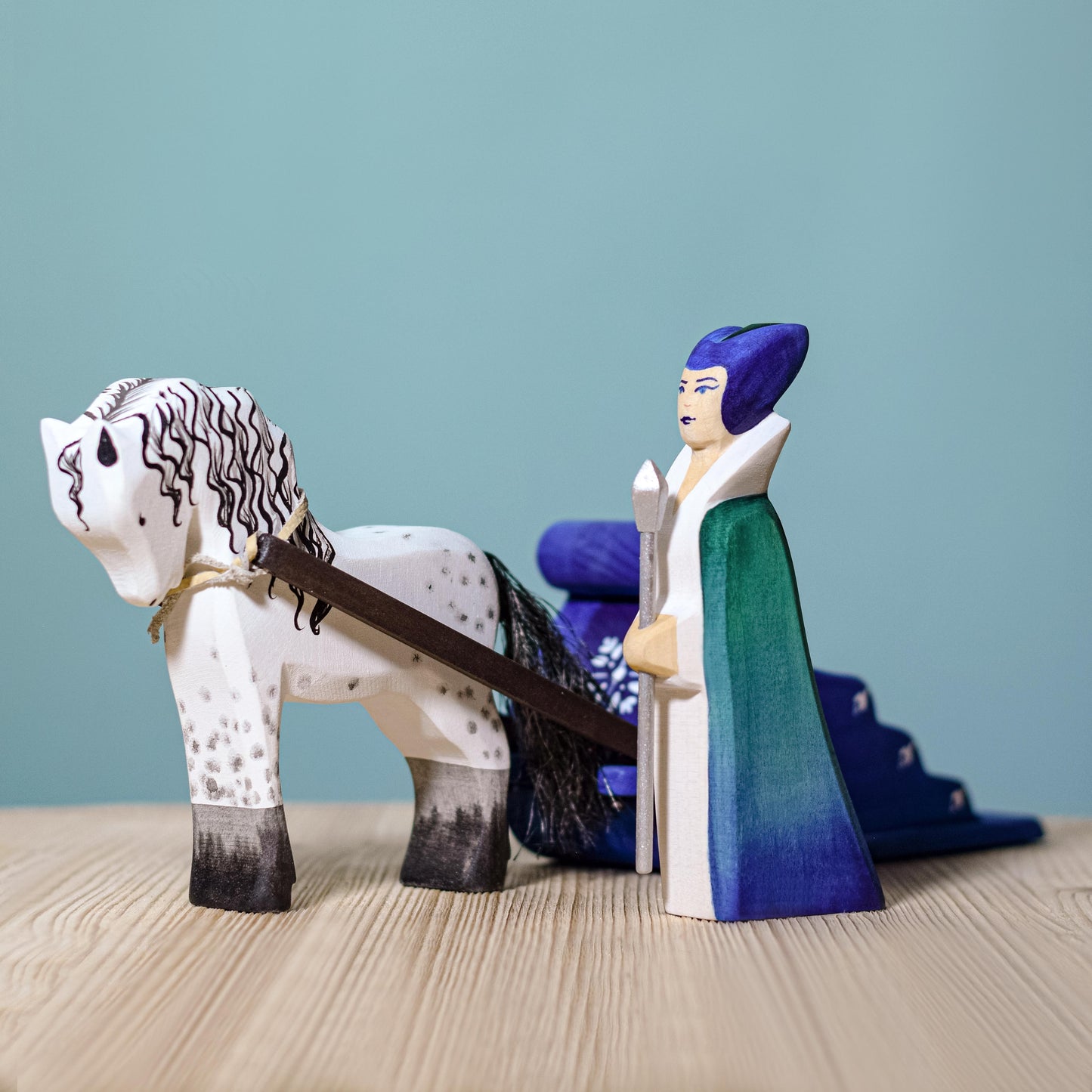Cheval Blanc ou ENSEMBLE Reine des Neiges, Traîneau et Cheval Blanc