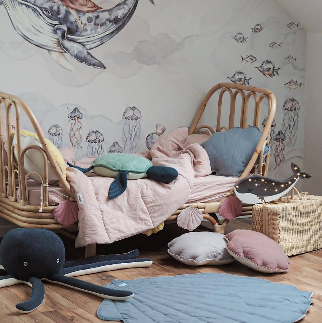 Lampe en bois de baleine/Whale Wooden Lamp