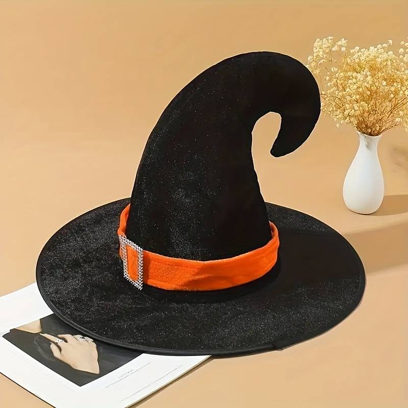 Chapeau en corne incurvée en velours doré