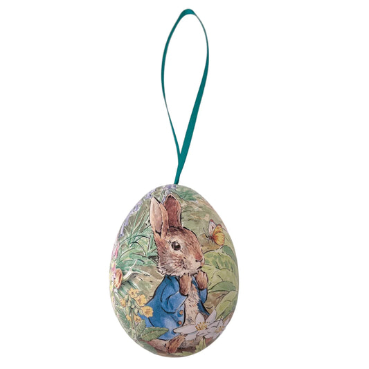 oeufs de Pierre lapin ; fond rouge