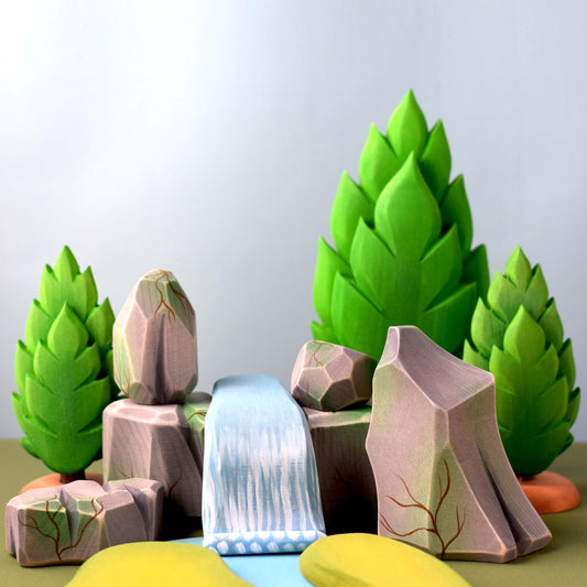 Ensemble Cascade, mare et rochers (Rochers Mousus)